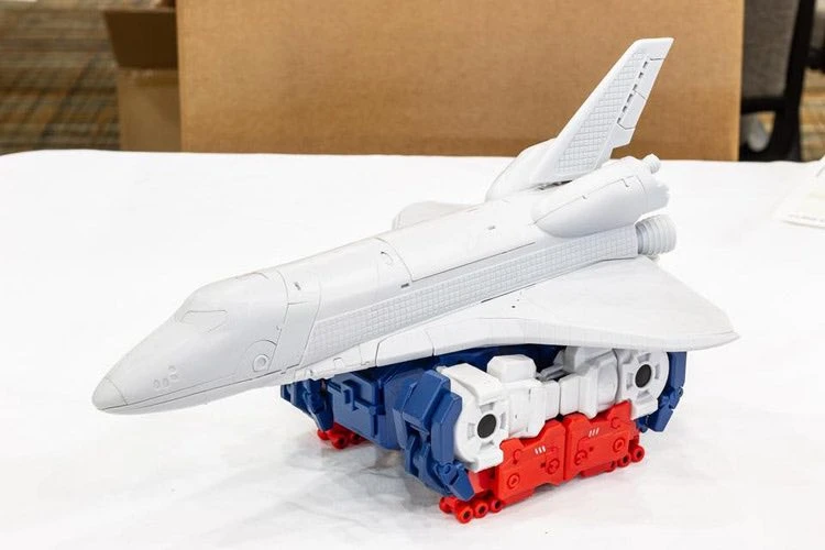 Mastermind Creations R-36 Inventa Sky Lynx 18 Mastermind Creations R-36 Inventa Sky Lynx - Image 16