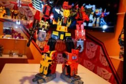 Hasbro POTP Titan Class Predaking Feral Rex Set Of 5 Figures -Cheap Toy Store 3e1d31c38a
