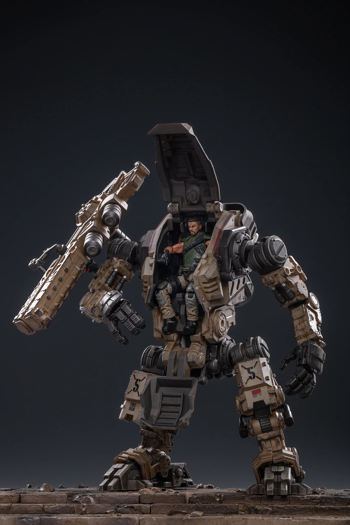 JoyToy Source Acid Rain 1/18 Freeman Machine Armor W/ Pilot Mechas & Soldiers Figure Set Desert Brown Version 5 JoyToy Source Acid Rain 1/18 Freeman Machine Armor W/ Pilot Mechas & Soldiers Figure Set Desert Brown Version - Image 3