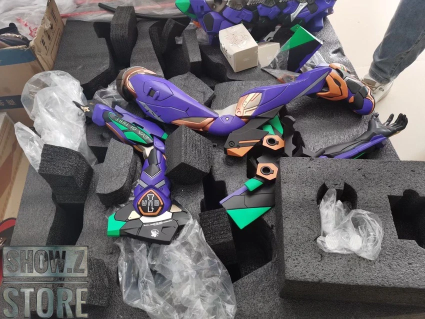HEAT Studio Custom Made Evangelion Unit 01 Statue 6 HEAT Studio Custom Made Evangelion Unit 01 Statue - Image 4